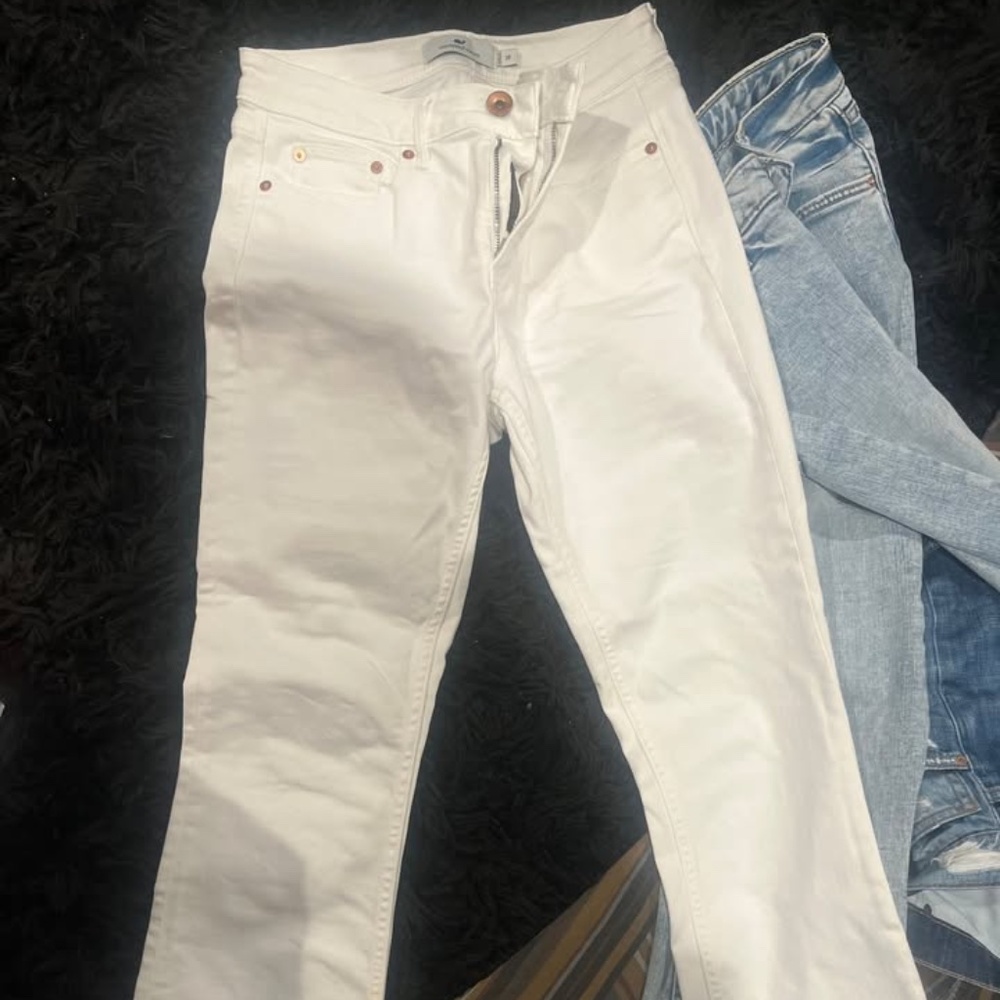 vineyard vines white jeans